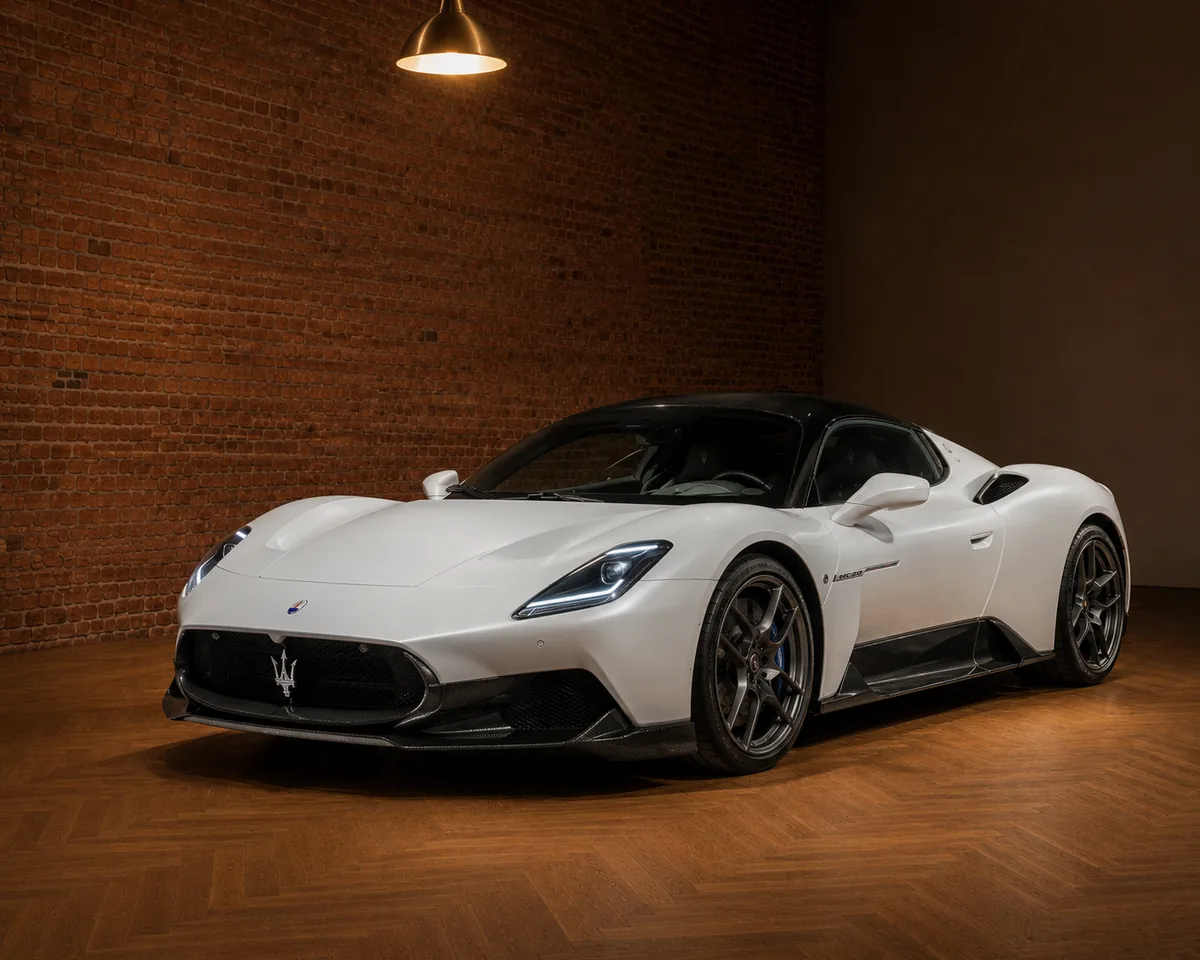 MASERATI MC20 — Sportwagen aus der Prestige Selections Kollektion in Freiburg